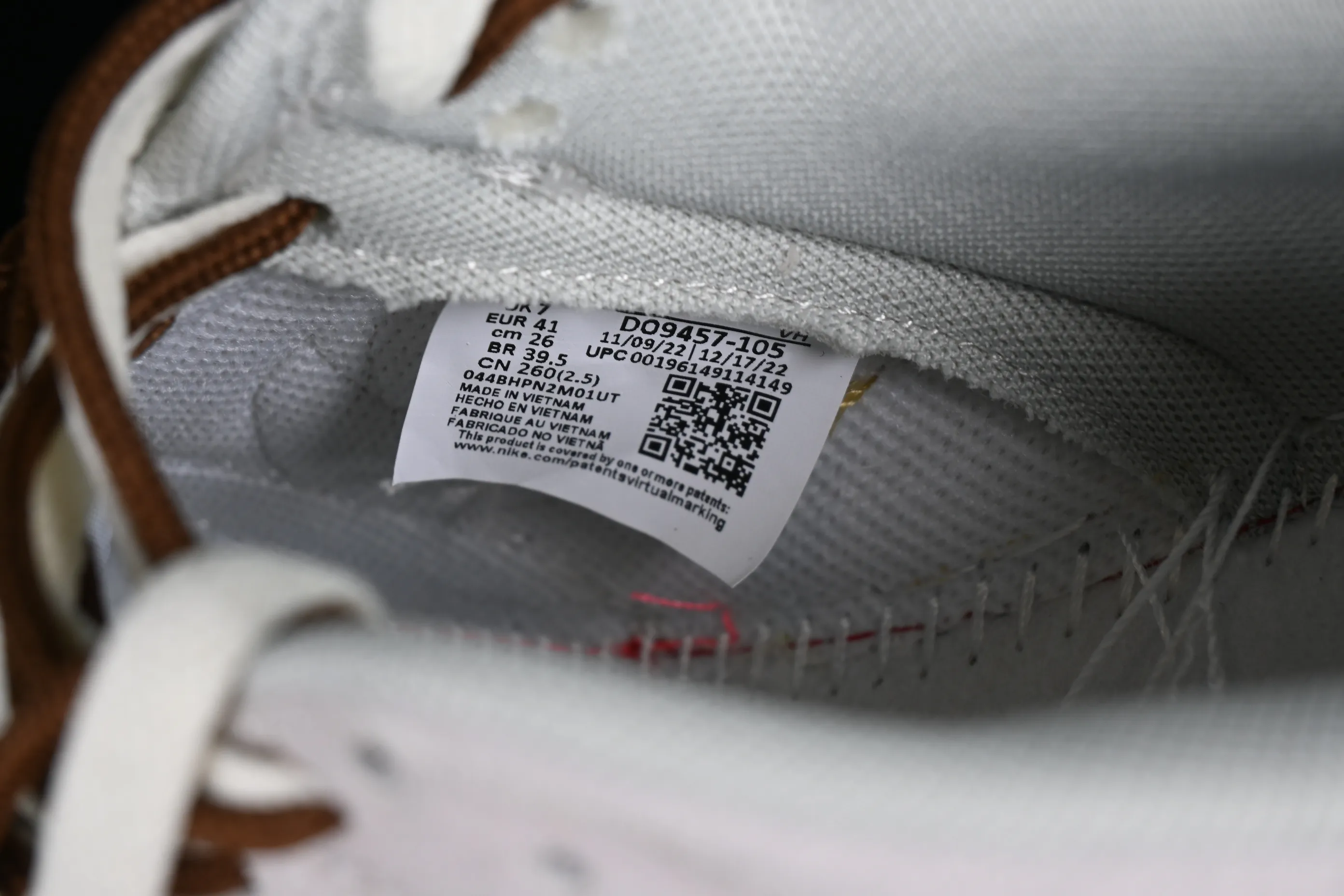 All Categories Nk SB Dunk Series Nk SB Dunk Low Low-top sneakers Cost-effective version Nk SB Dunk Low "85" double hook SB low-top sports and leisure sneakers DO9457-105